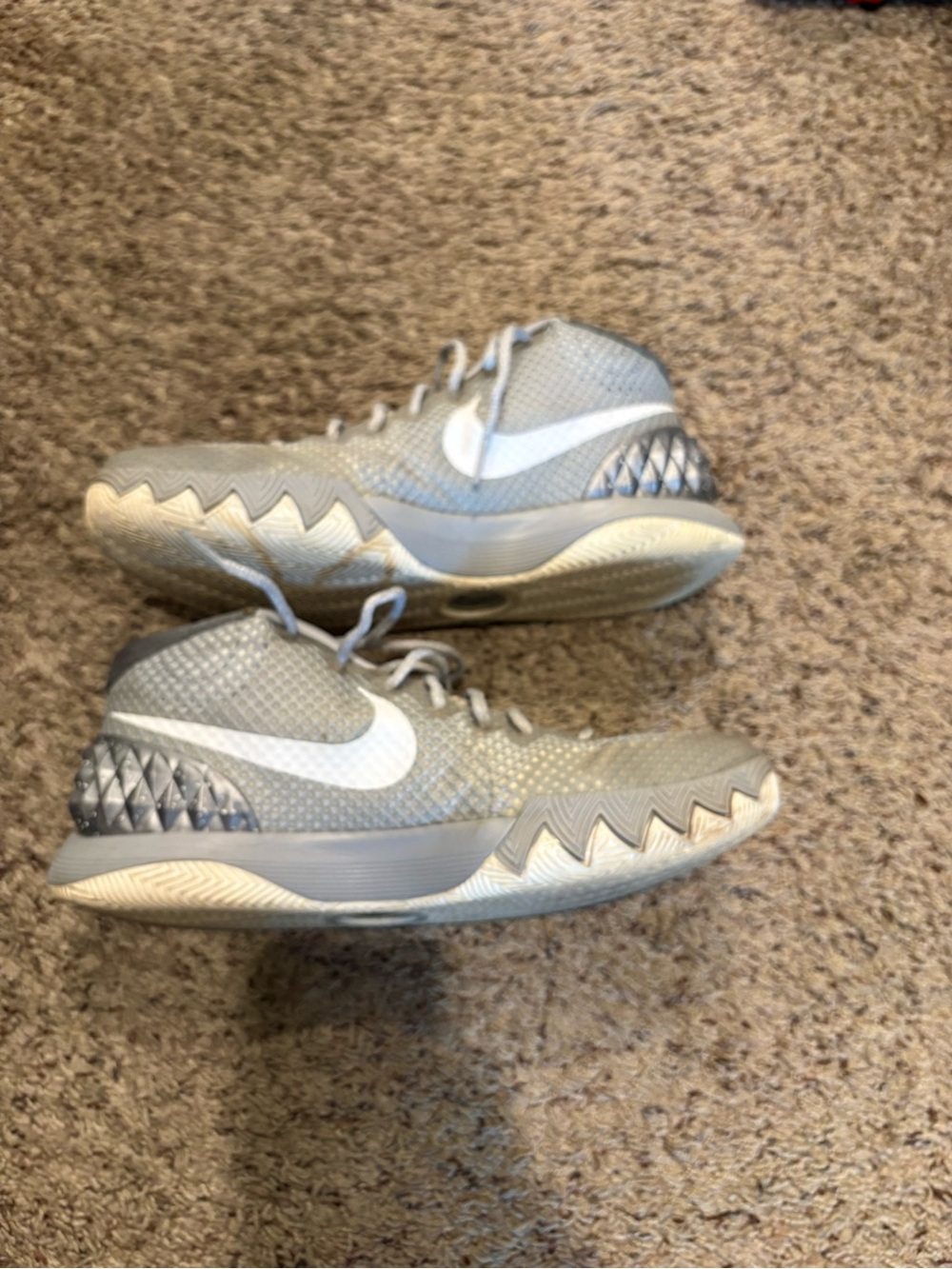 Nike Kyrie 1 Wolf Grey - Picture 5 of 5